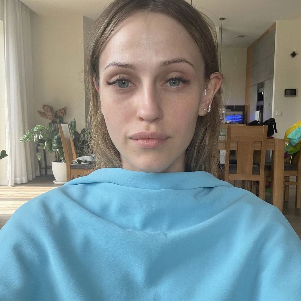Nina w kolorze Lodowy błękit